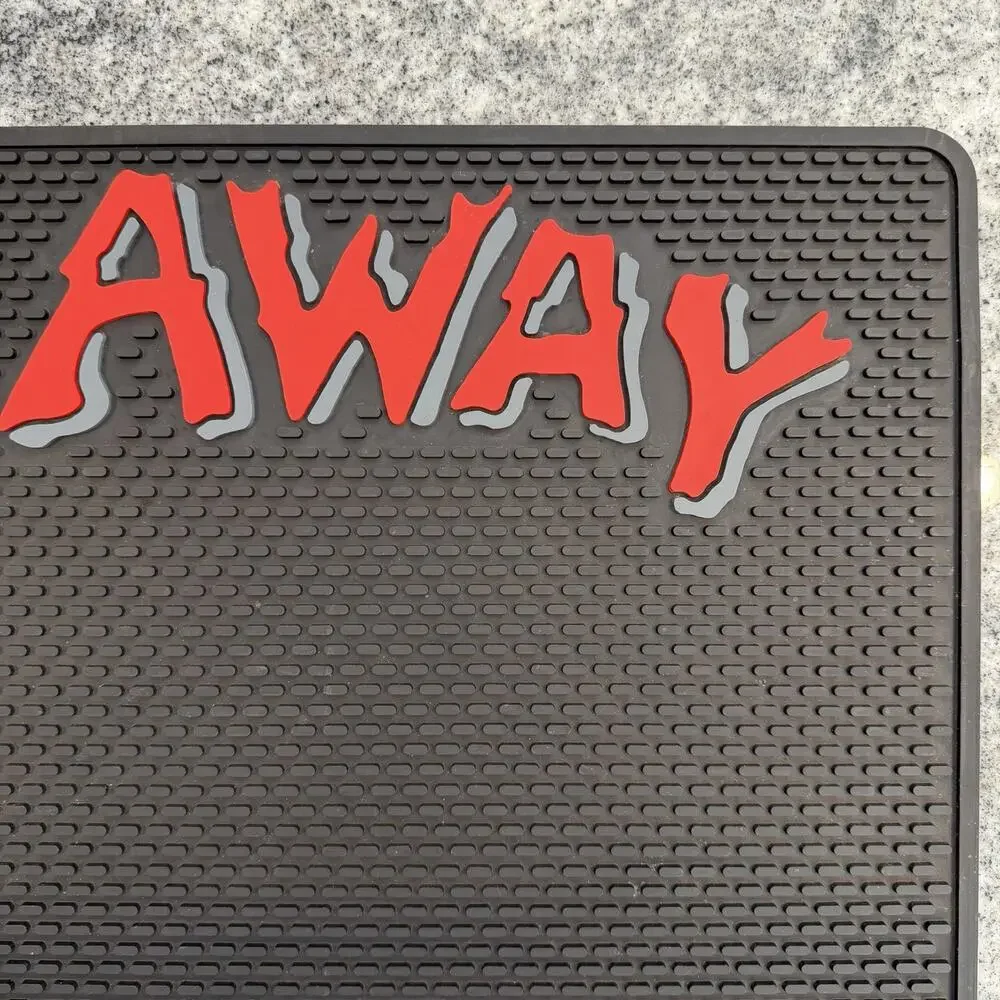 VINTAGE / Super Rare - Side Graphic 1997 Looney Tunes Taz GO AWAY Rubber Doormat